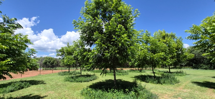 5 Bedroom Property for Sale in Rustenburg Rural North West